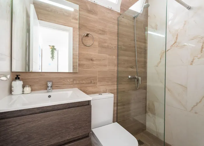 Atico, Sol Y Terraza Privada * 阿罗纳