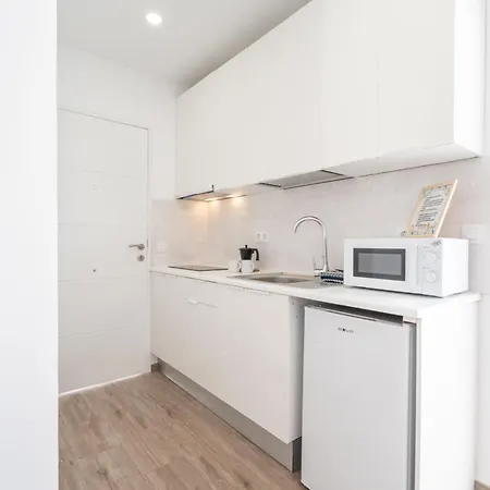 Atico, Sol Y Terraza Privada 阿罗纳